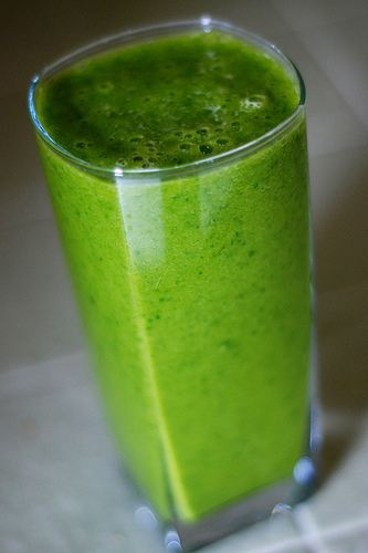 FIT CHICKS St. Patrick's Day Tips - Green Smoothie